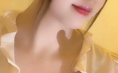 羽月希产后哺乳期挤奶水